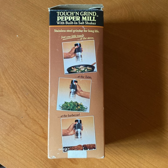 NIB ✨ Vintage Blitz Touch ‘N Grind Pepper Mill 🧂✨ - Picture 10 of 11